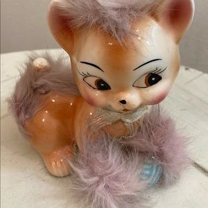 Vintage kitschy Kitty playing with yarn marked Japan